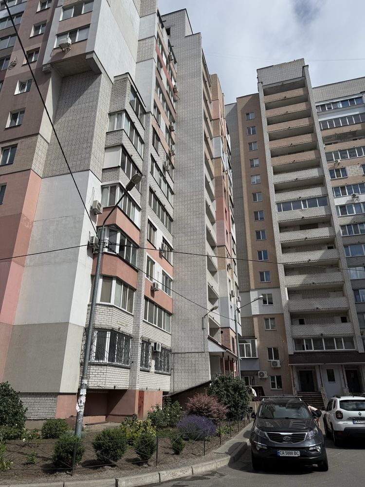 2 кім кв. Вул. Г. Дніпра,61 з чудовим видом!