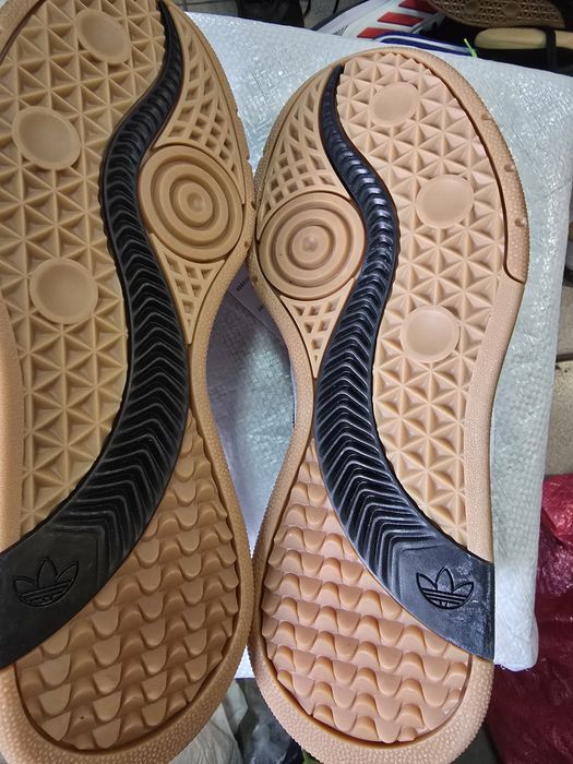 Кросівки adidas Originals Mundial FC
колір білий JH9493