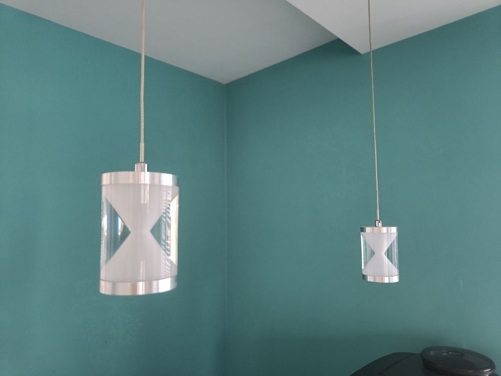 Lampy LED w kształcie klepsydry