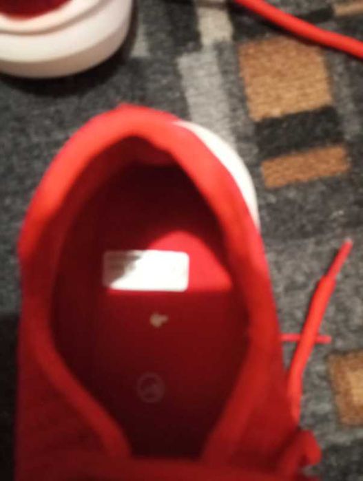 Buty sportowe czerwone