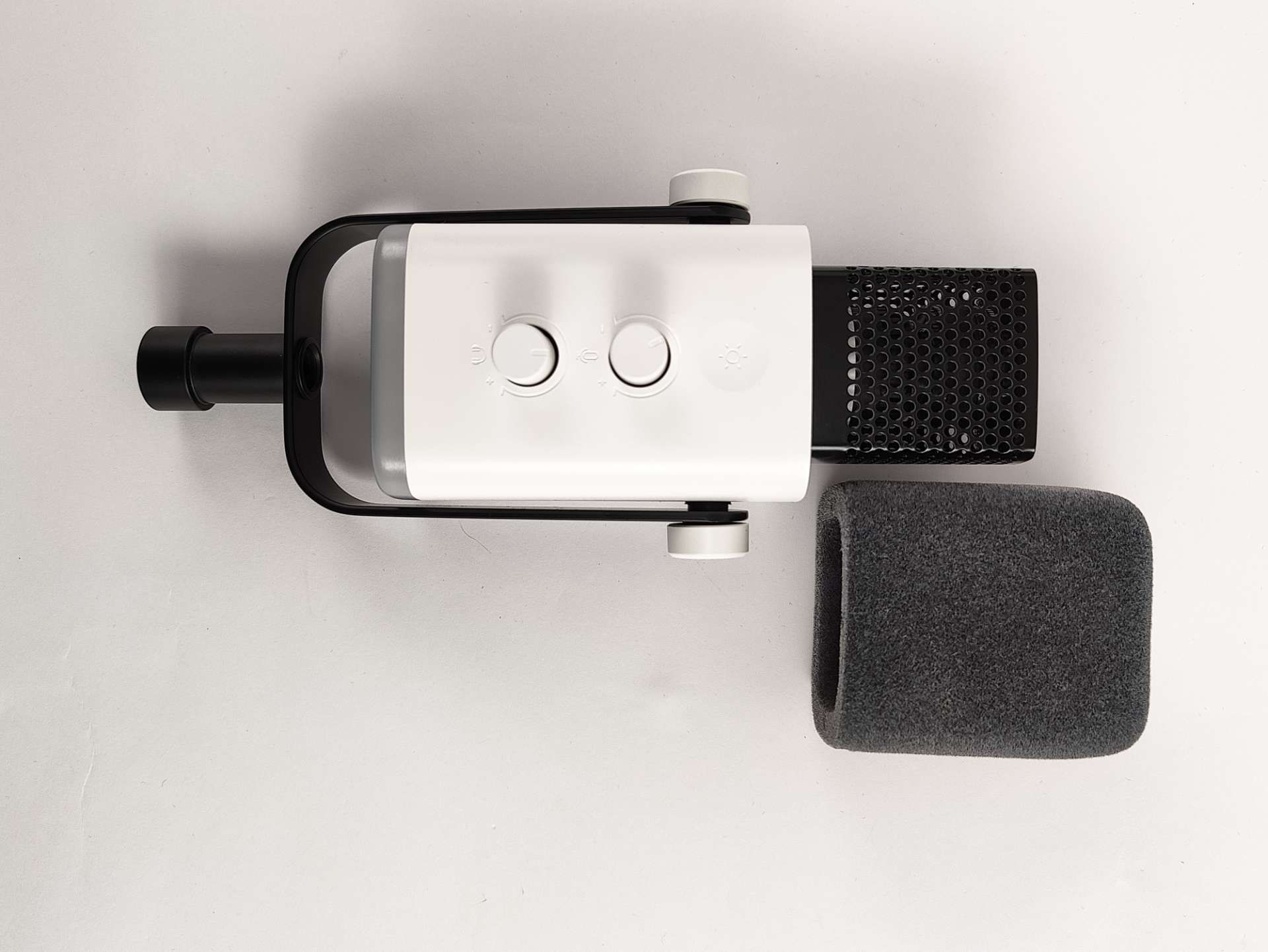 Mikrofon dynamiczny do streamingu i podcastów z wyciszaniem FIFINE XLR