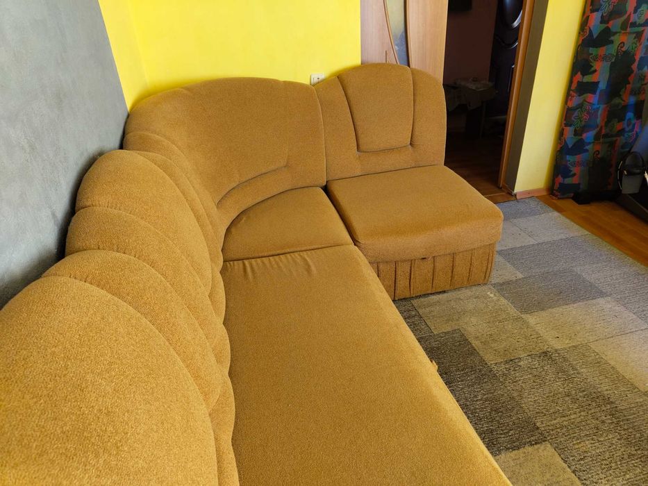 Диван-мягкий уголок