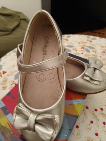 Sapatos de laço prata