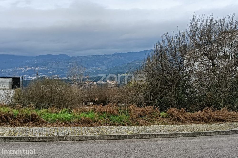 Lote de Terreno – Vila Campos, Vila Real