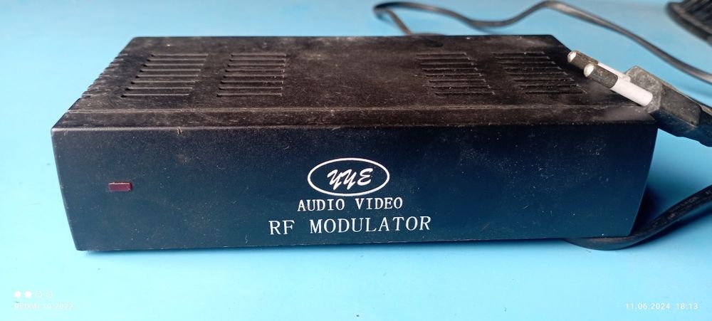 Аудіо відеомодулятор