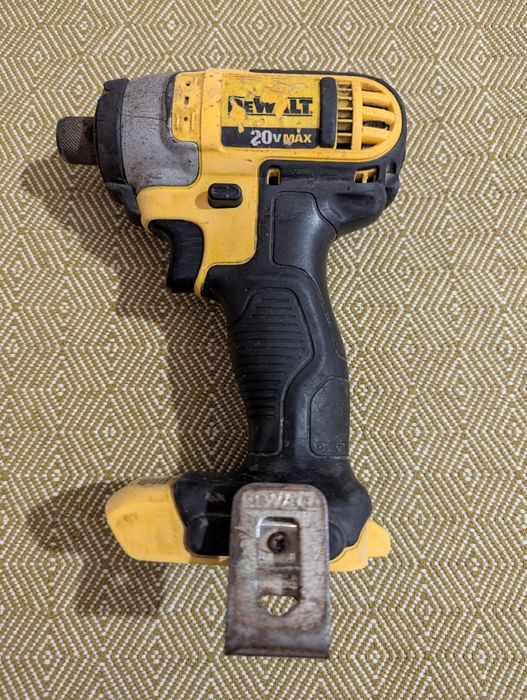 DeWalt DCF885 Zakrętarka Udarowa 18V