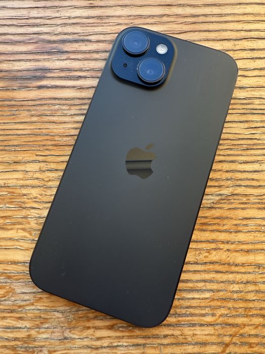 iPhone 15 (bateria: 88%) czarny, zadbany