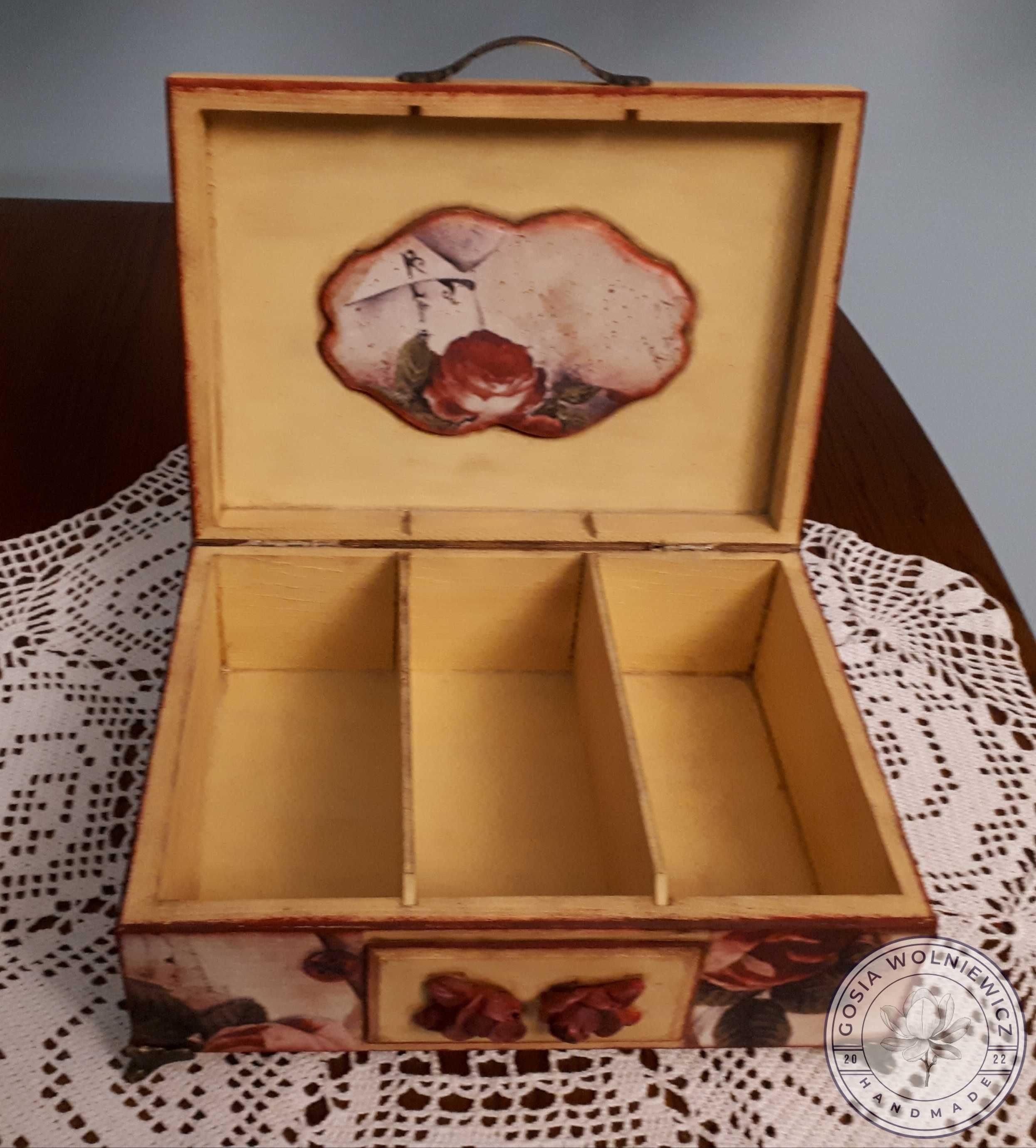 Ręcznie zdobiona elegancka herbaciarka w stylu vintage z motywem róż
