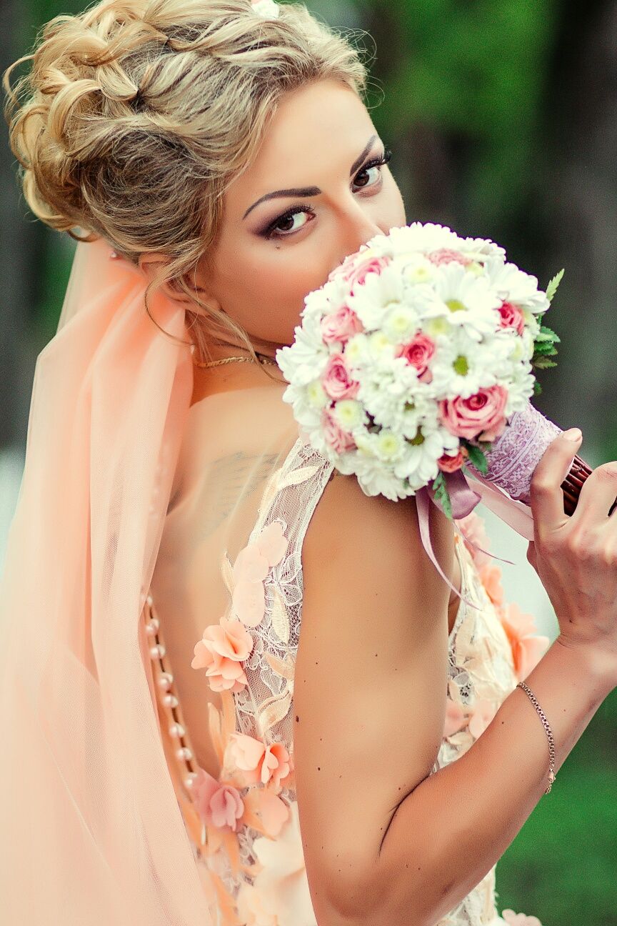 Весільна сукня ніжний відтінок