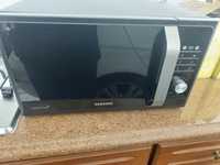 Micro-ondas Samsung 23L com Gril Preto