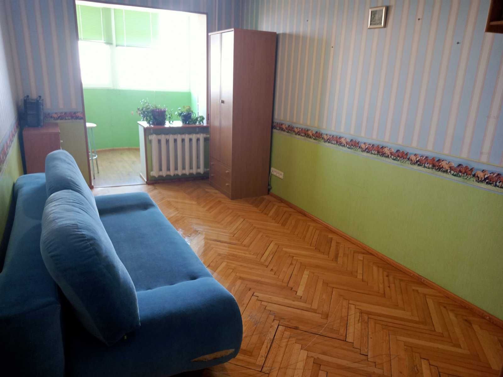 продам 3-х комнатную квартиру от собственника, 11 эт. 12-и эт. дома