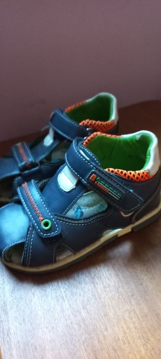 Босоніжки дитячі