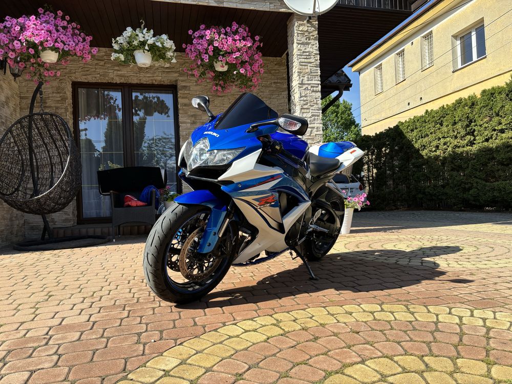 Suzuki gsxr k8 750