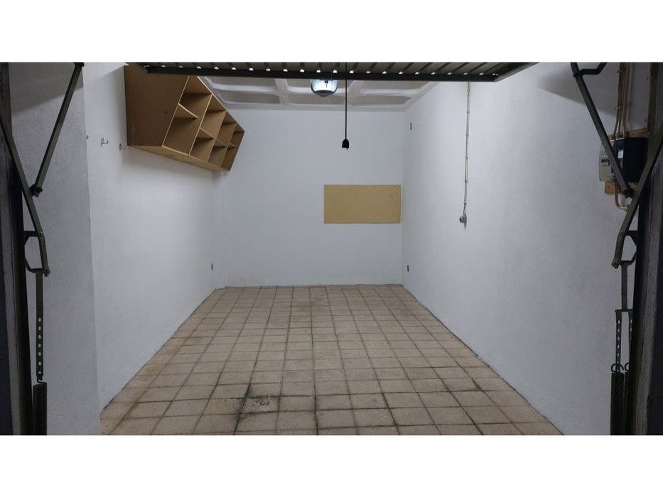 Garagem Fechada Segura e Espaçosa: A Proteção e Comodidade que Seu ...