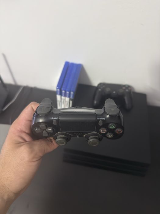 Playstatio 4 Pro 500mgb + 2 comandos + Jogos