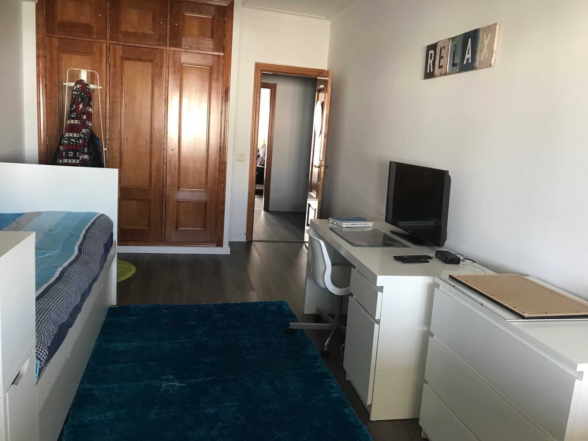 Quarto Arrendamento Senhoras - Setúbal