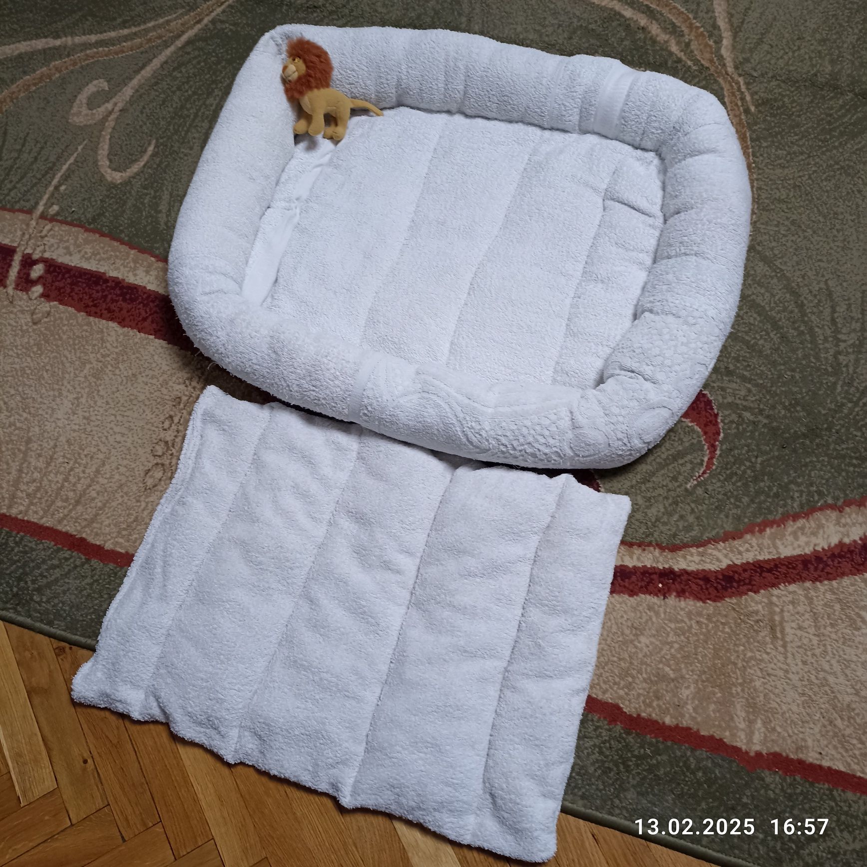 Лежанка для собаки, кота