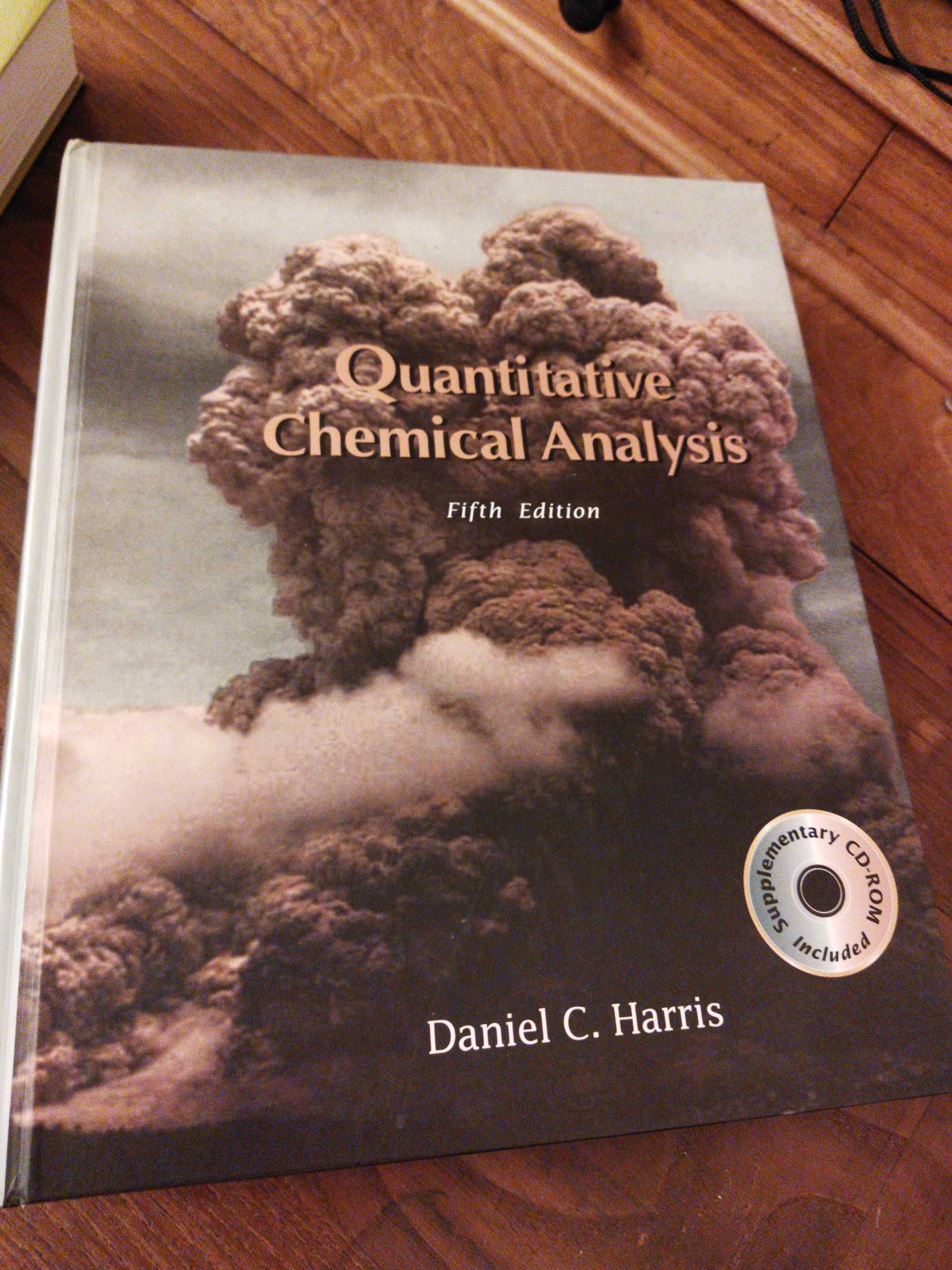 Livro Quantitative chemical Analysis (Daniel C. Harris) 5th edition