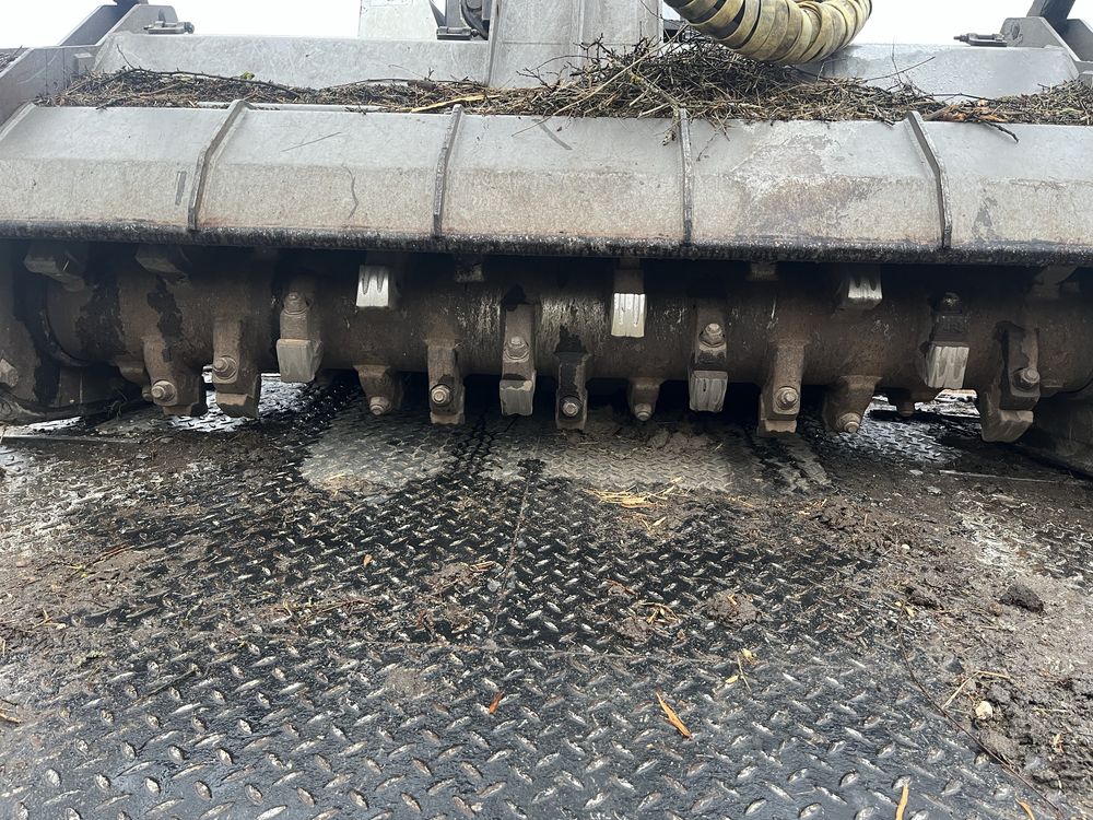 Bobcat T870 mulczer leśny pomoc drogowa laweta