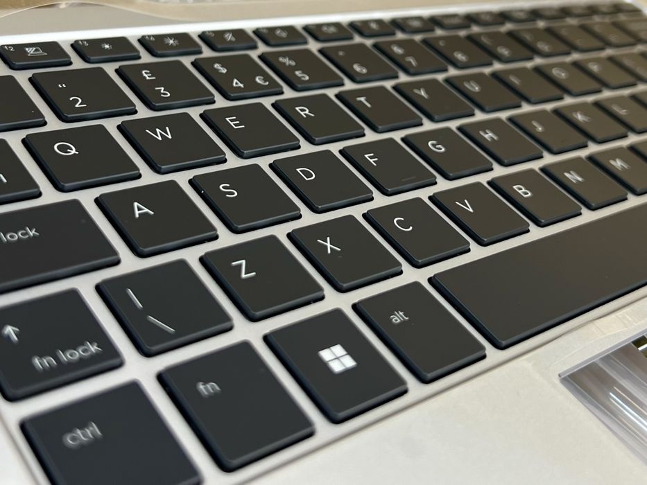 Новий топкейс/верхня панель і клавіатура для ноутбука HP 830 G9/G10