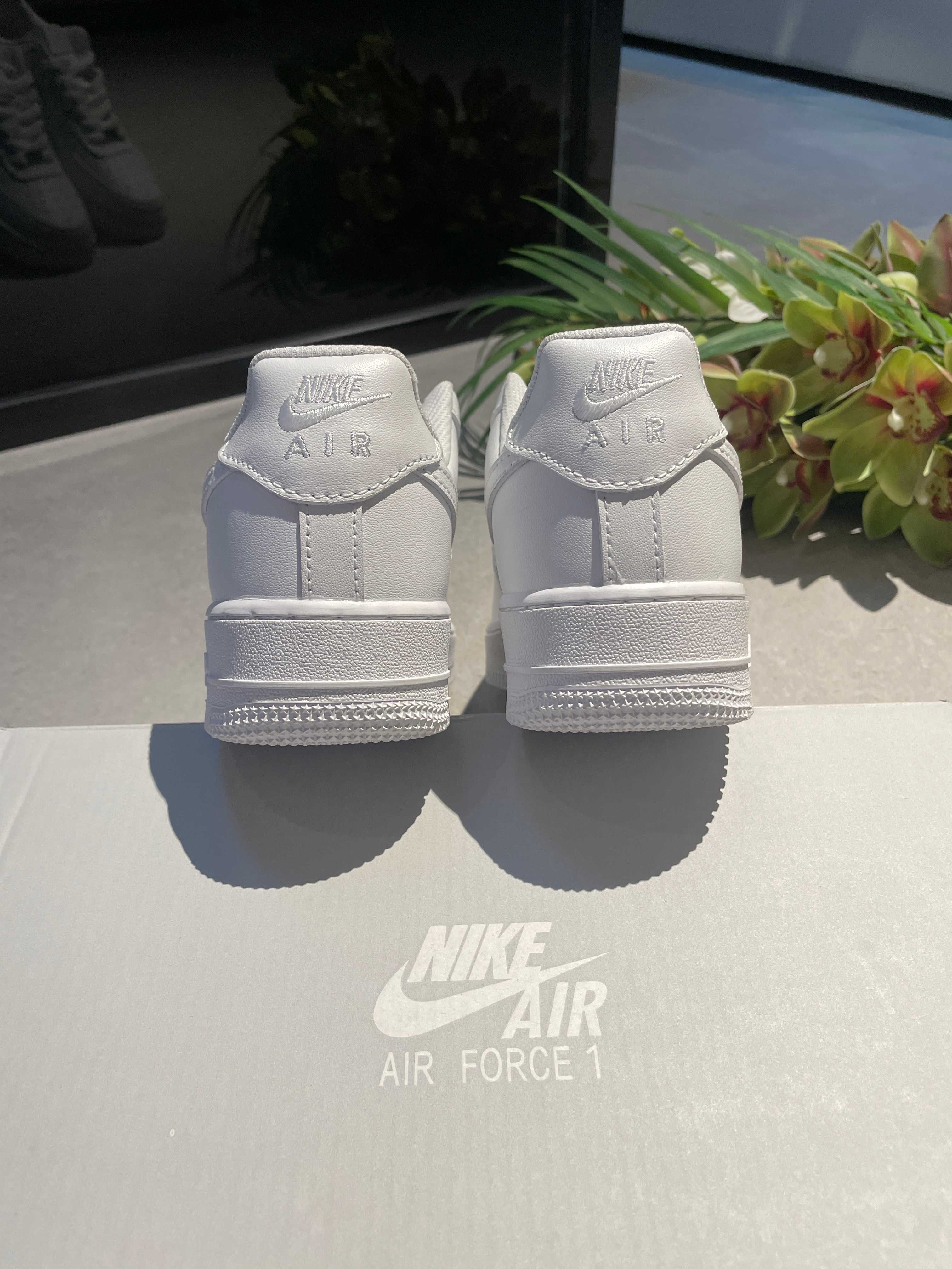 nowy Nike AirForce1Low White Trampki Moda R.39