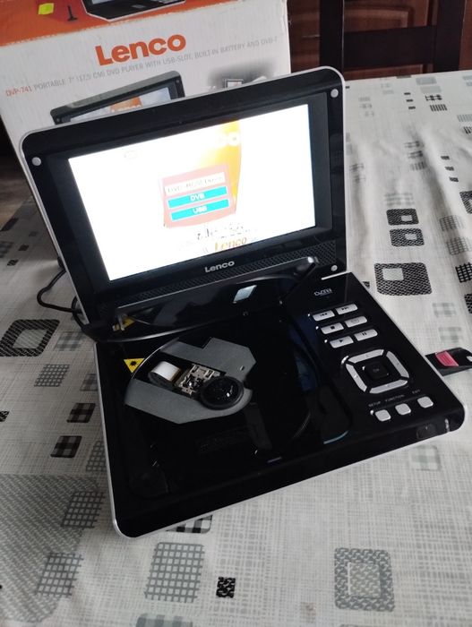 7 calowy przenośny odtwarzacz dvd z usb 12v i 230 v zasilac