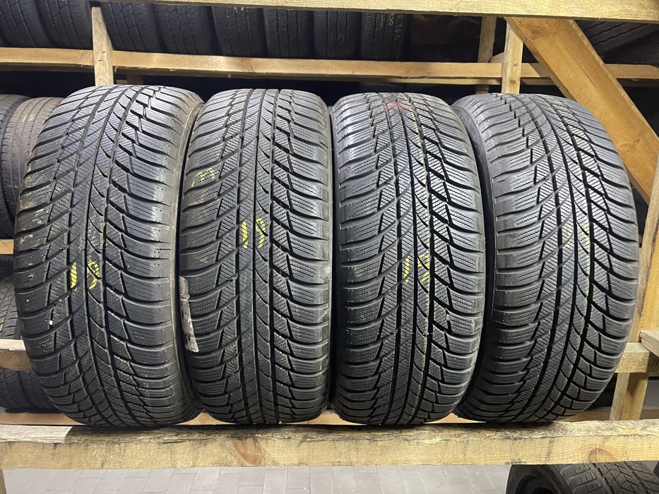 Комплект зими 215/55R17 Bridgestone BLIZZAK LM001 4шт 8мм