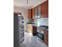 Apartamento T1 na zona do Glicínias com garagem fechada e arrumos