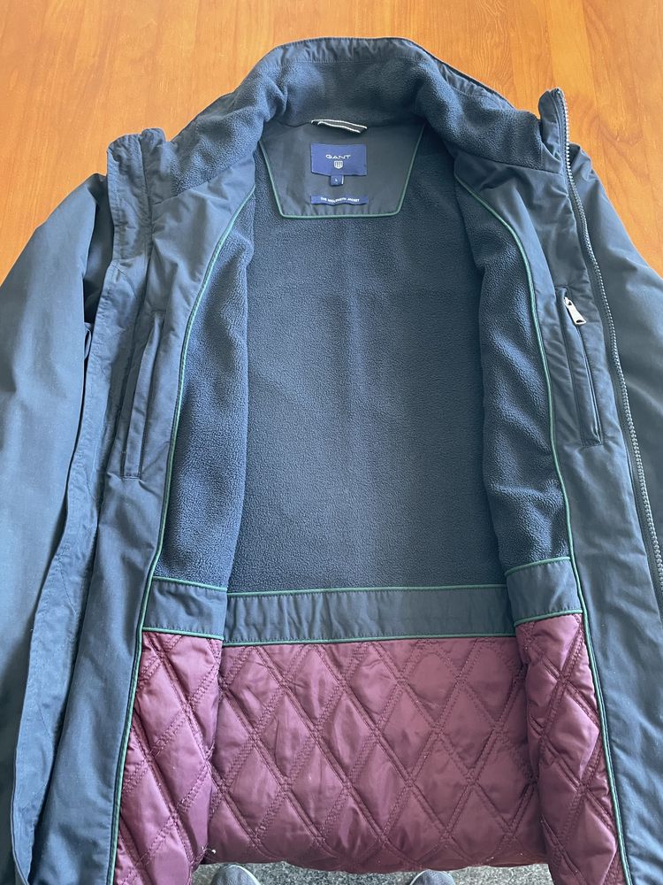 Vendo blusão GANT azul.