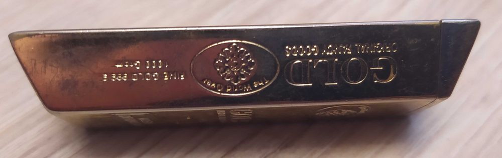 Zapalniczka w formie sztabki złota
