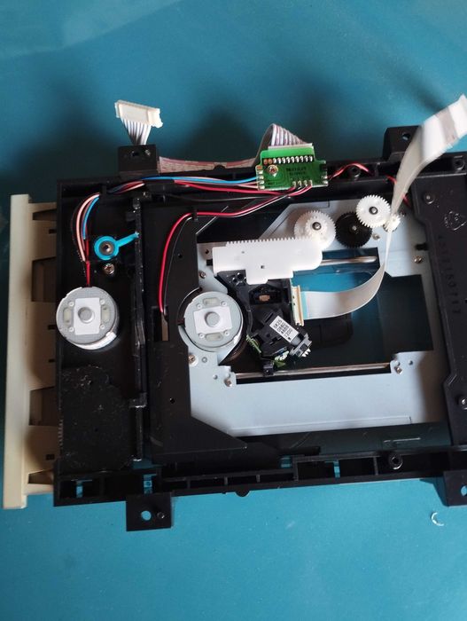 Дисковод DVD проигривателя