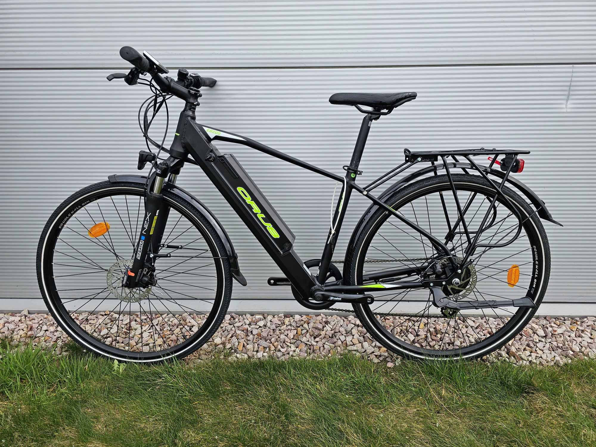 Rower elektryczny trekkingowy E8200 E-Bike 28'' Shimano, rozmiar 17/45