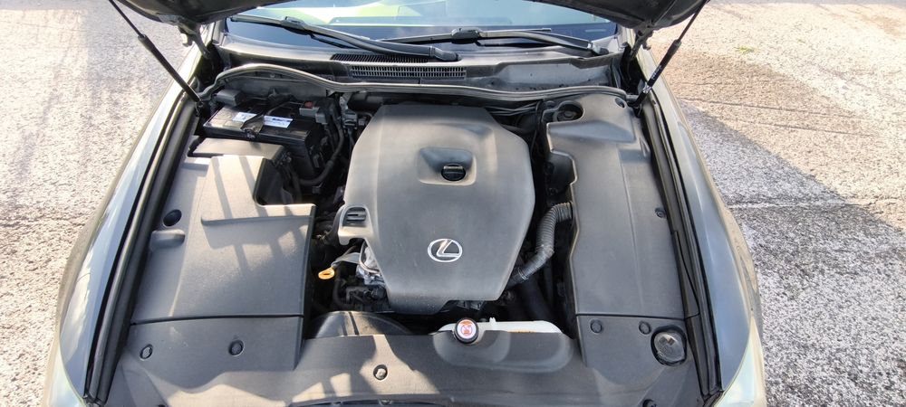 Lexus IS220d 2006 Pneus novos