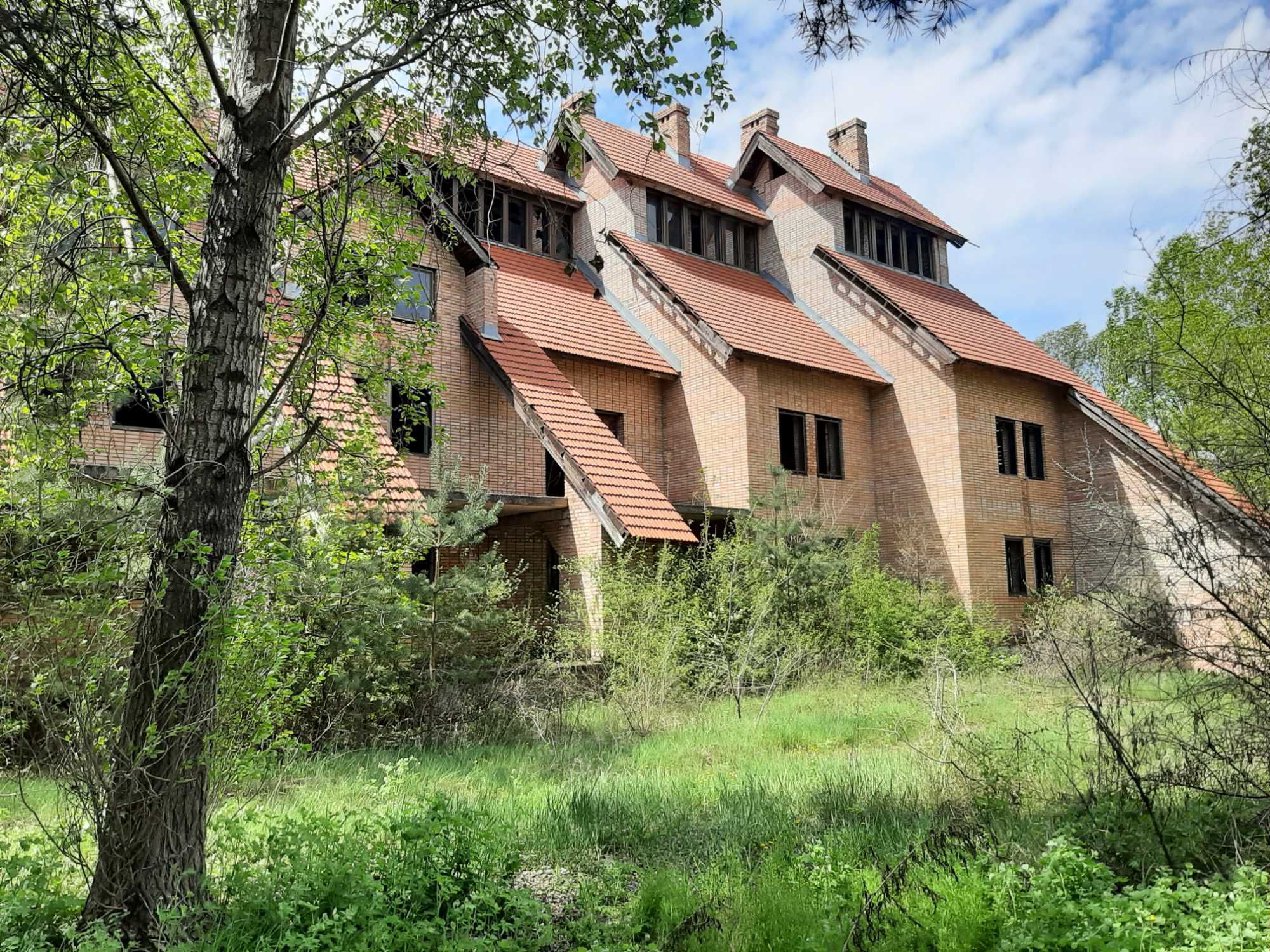 ПРОДАЖ приміщення 2500 кв. м (лівий берег)