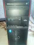 Komputer stacjonarny Fujitsu Esprimo P 700 z monitorem DELL 2210
