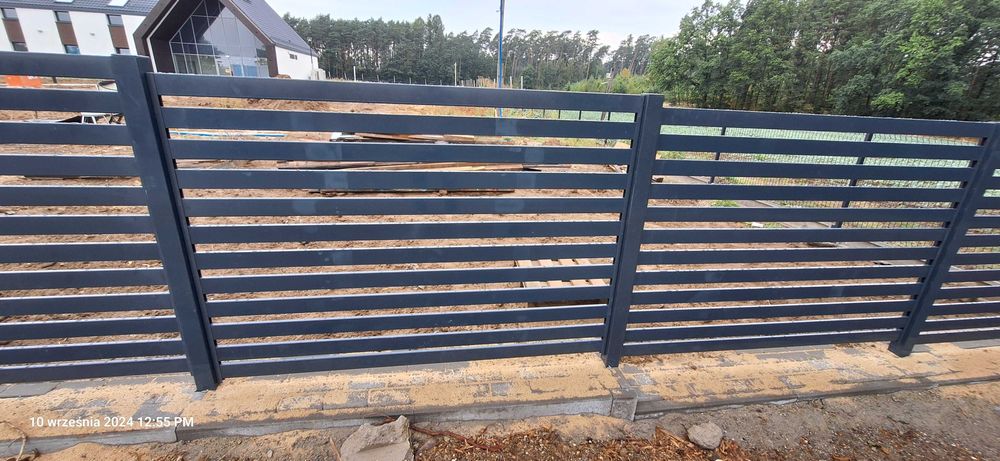 Ogrodzenie frontowe , front palisada ozdobne listwa