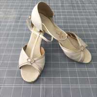 Buty ślubne taneczne białe KOZDRA
