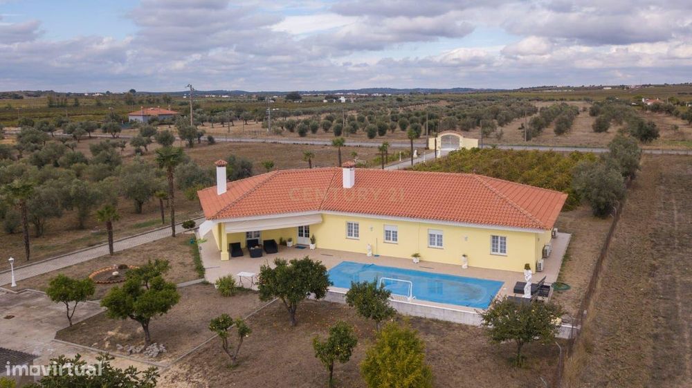 Moradia T4 com piscina, vinha e olival em Reguengos de Monsaraz