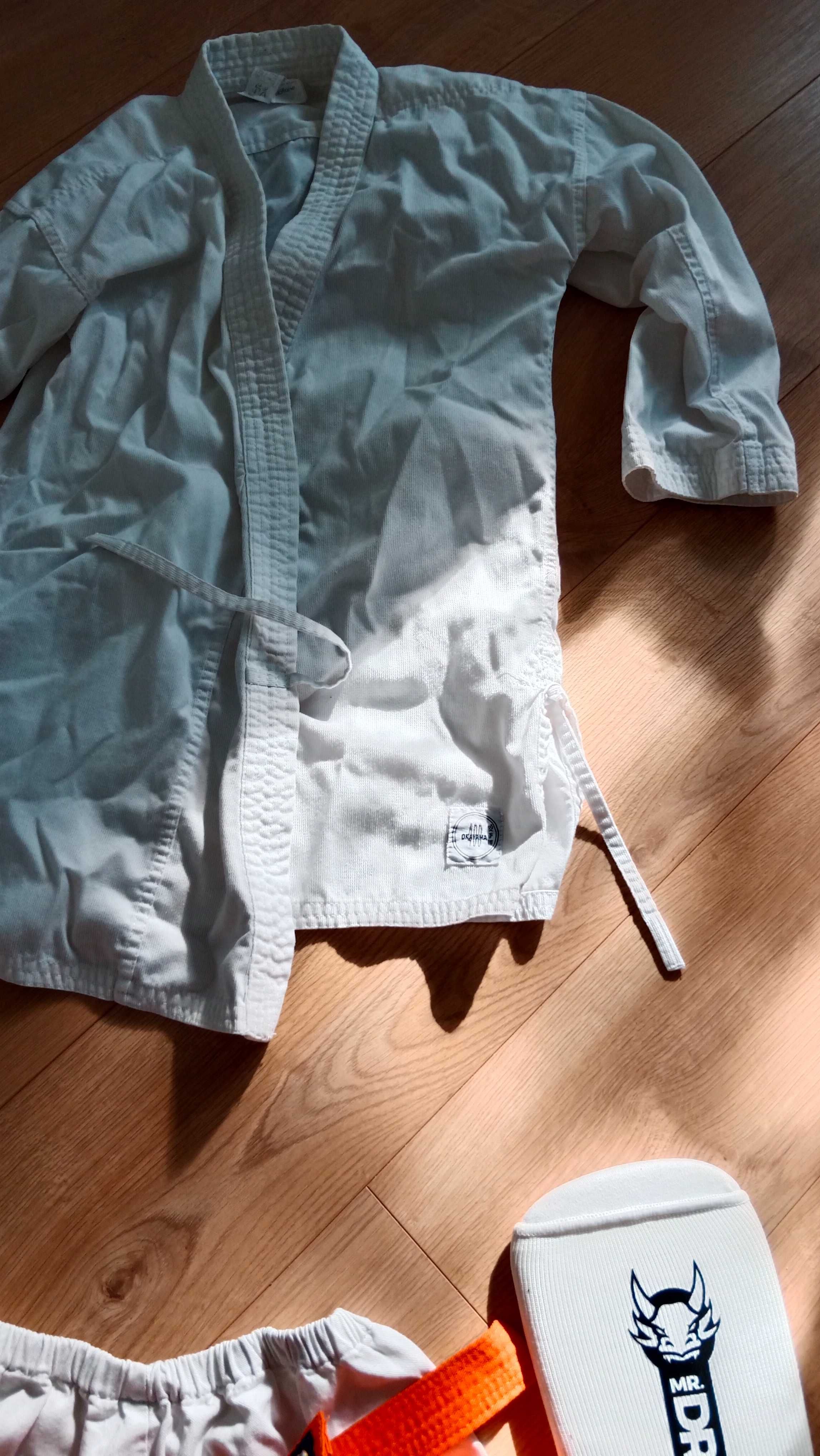 Kimono do karate z dodatkami