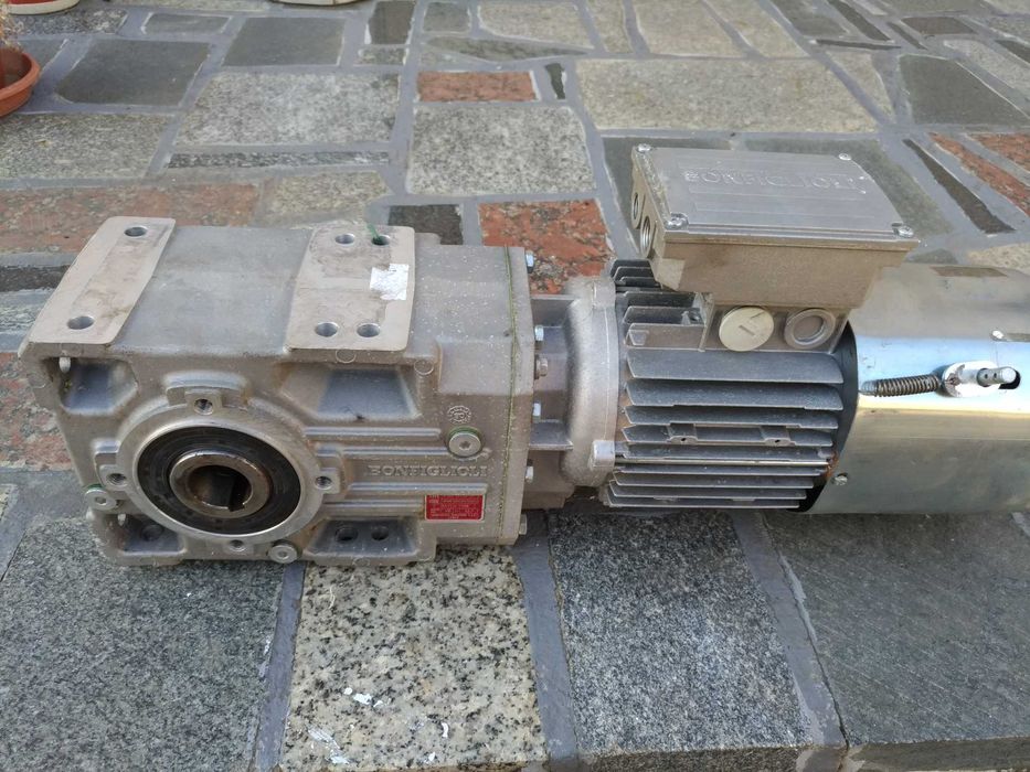 Sprzedam motoreduktor do bramy firmy  ALBANY