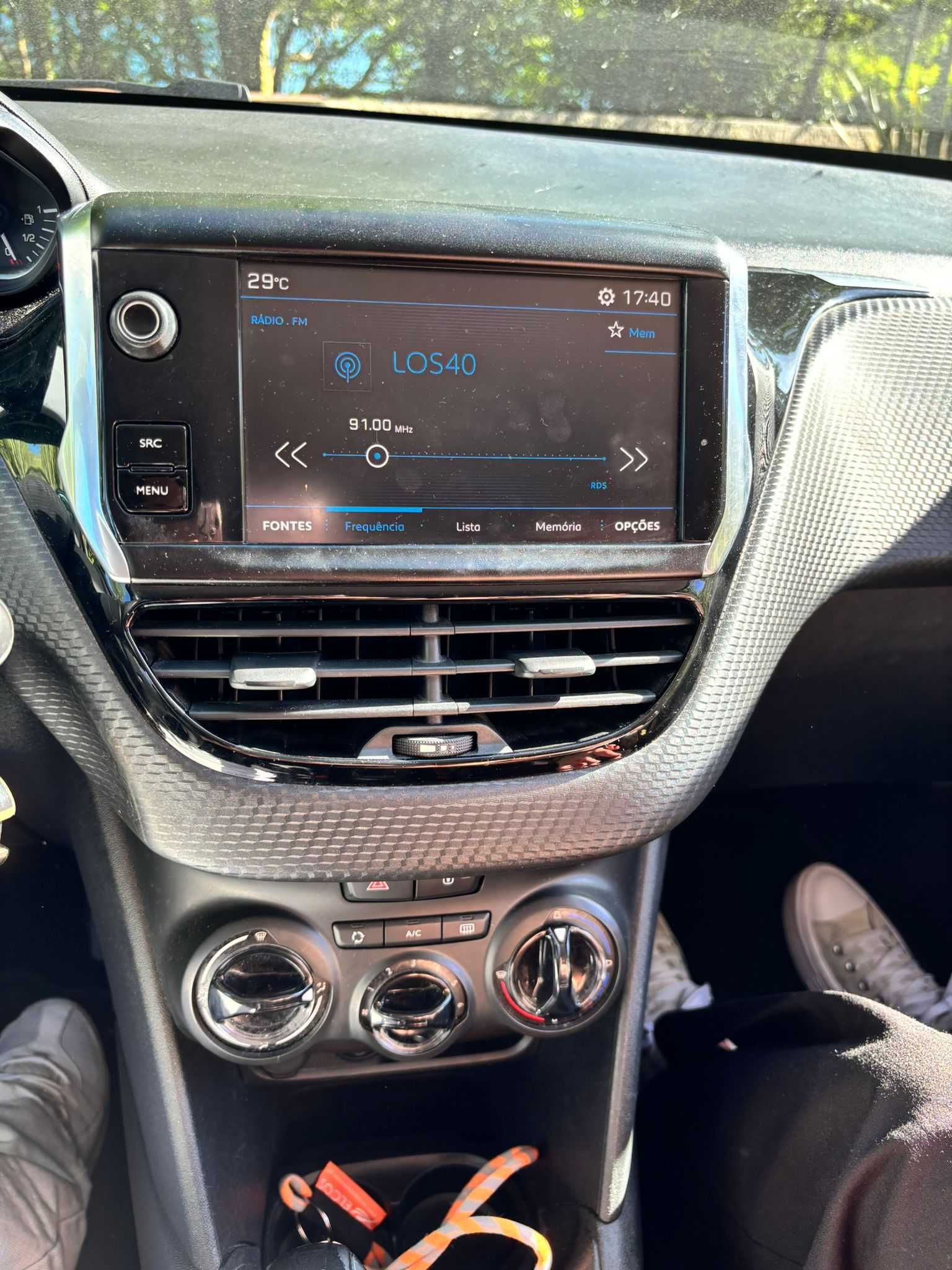 Peugeot 208 STYLE de 2018 com apenas 70 mil km