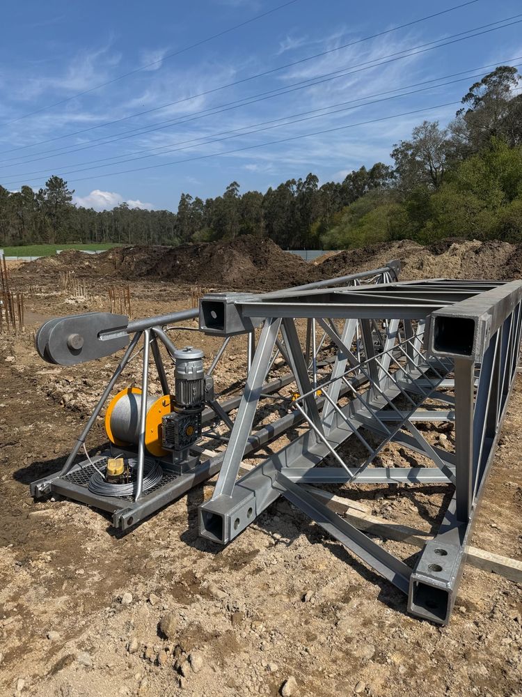 Grua torre  com base