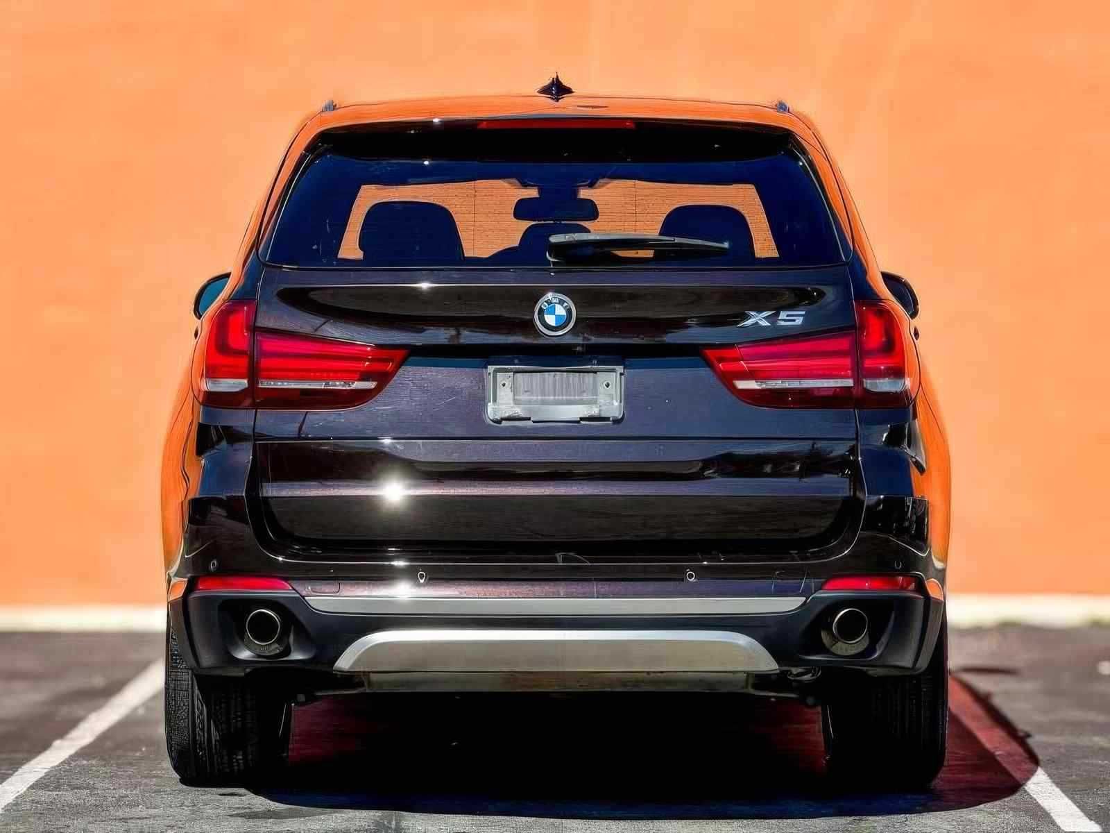 2017    BMW    X5