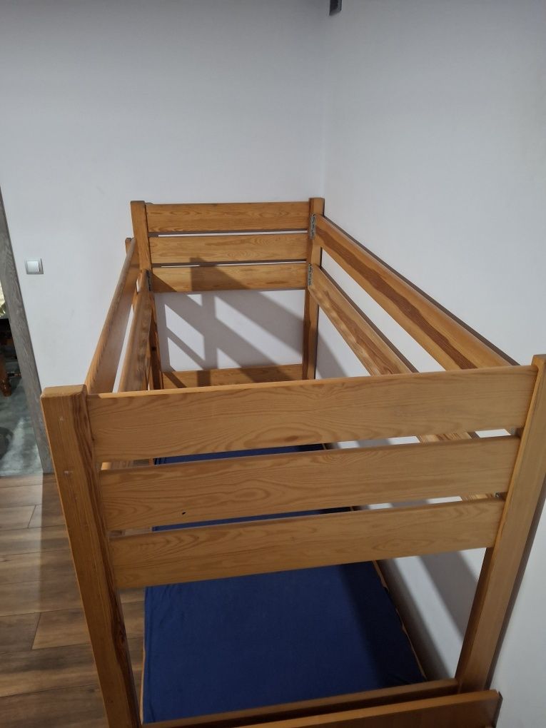 Sprzedam łóżko piętrowe