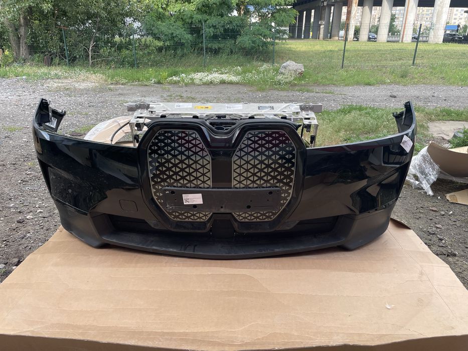 Бампер BMW IX маска