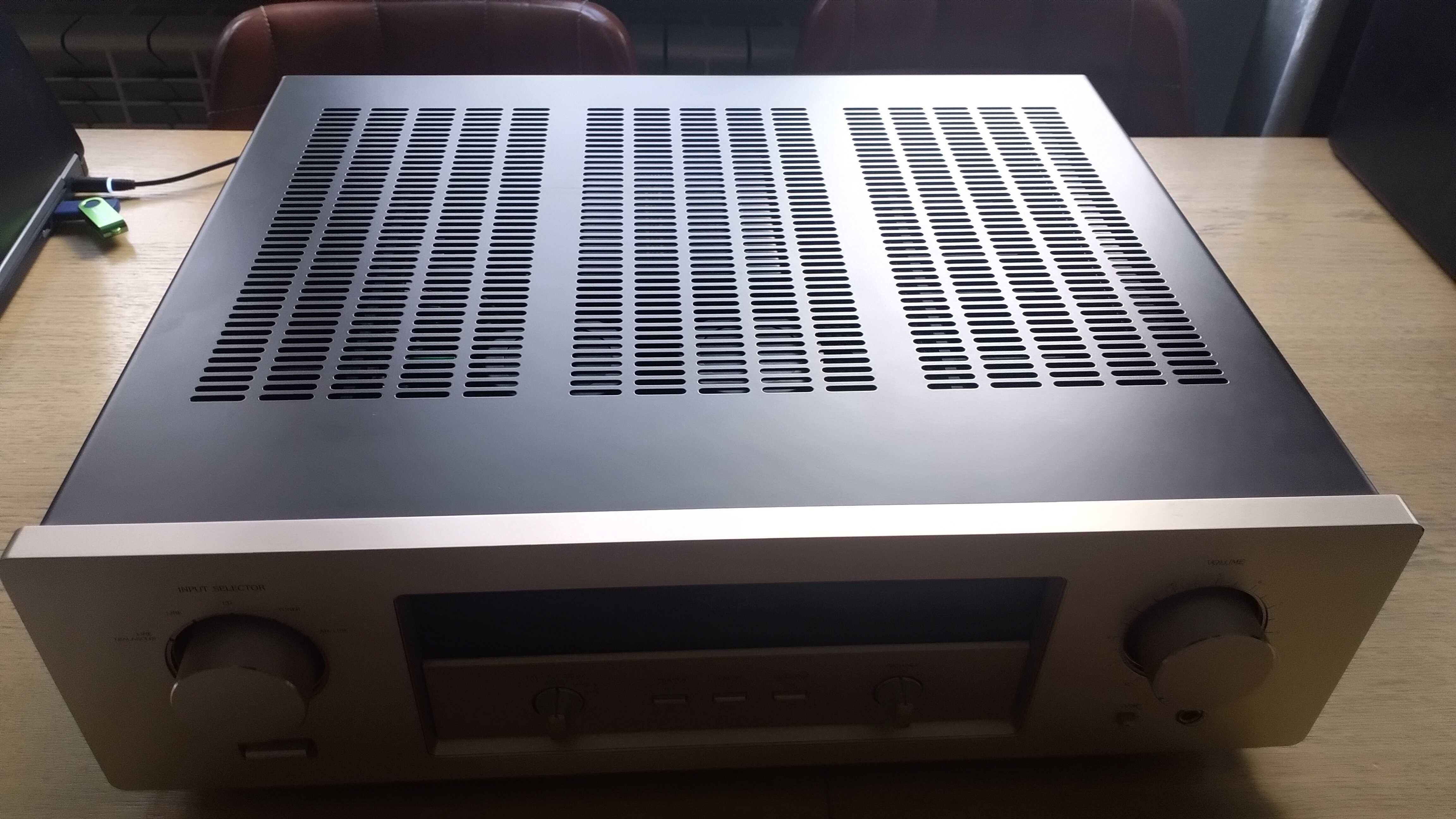 Wzmacniacz Accuphase E-210 wersja EU z pilotem!