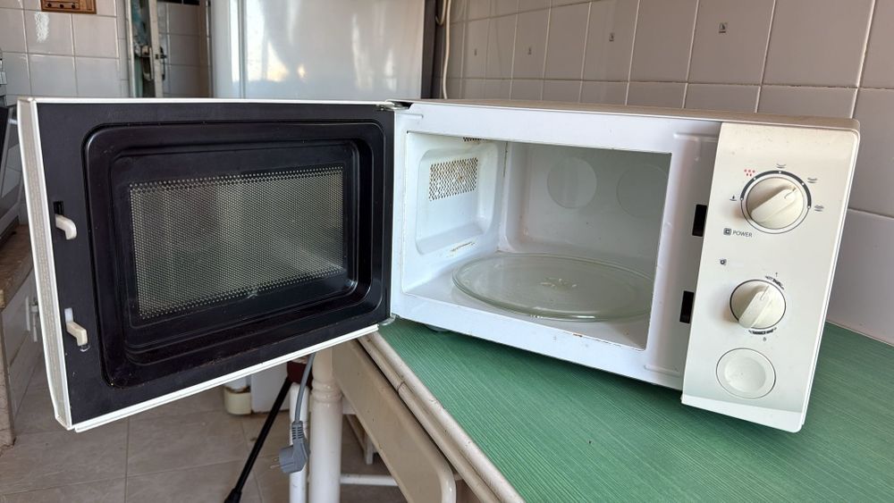 Microondas usado a funcionar muito bem