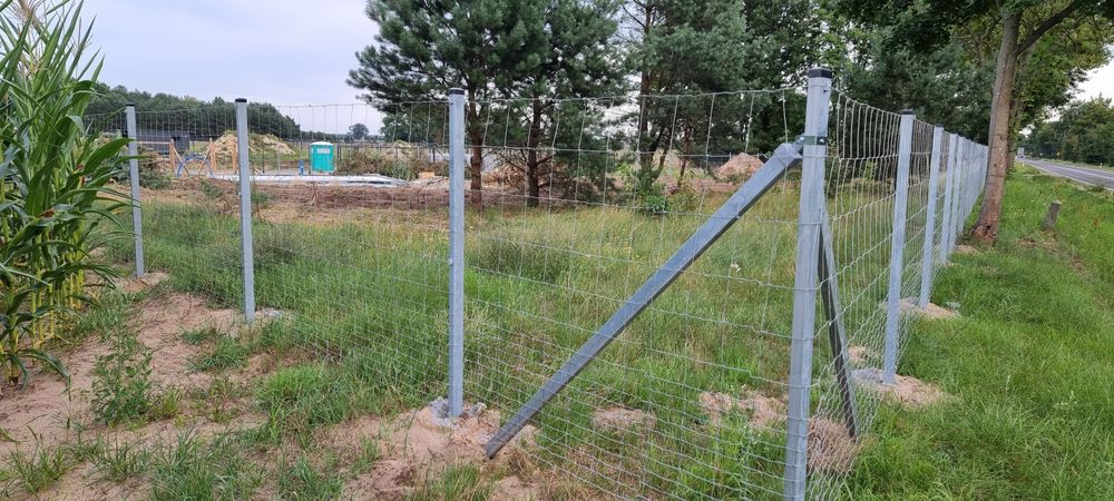 Ogrodzenie terenu inwestycyjnego, działki,  sadu