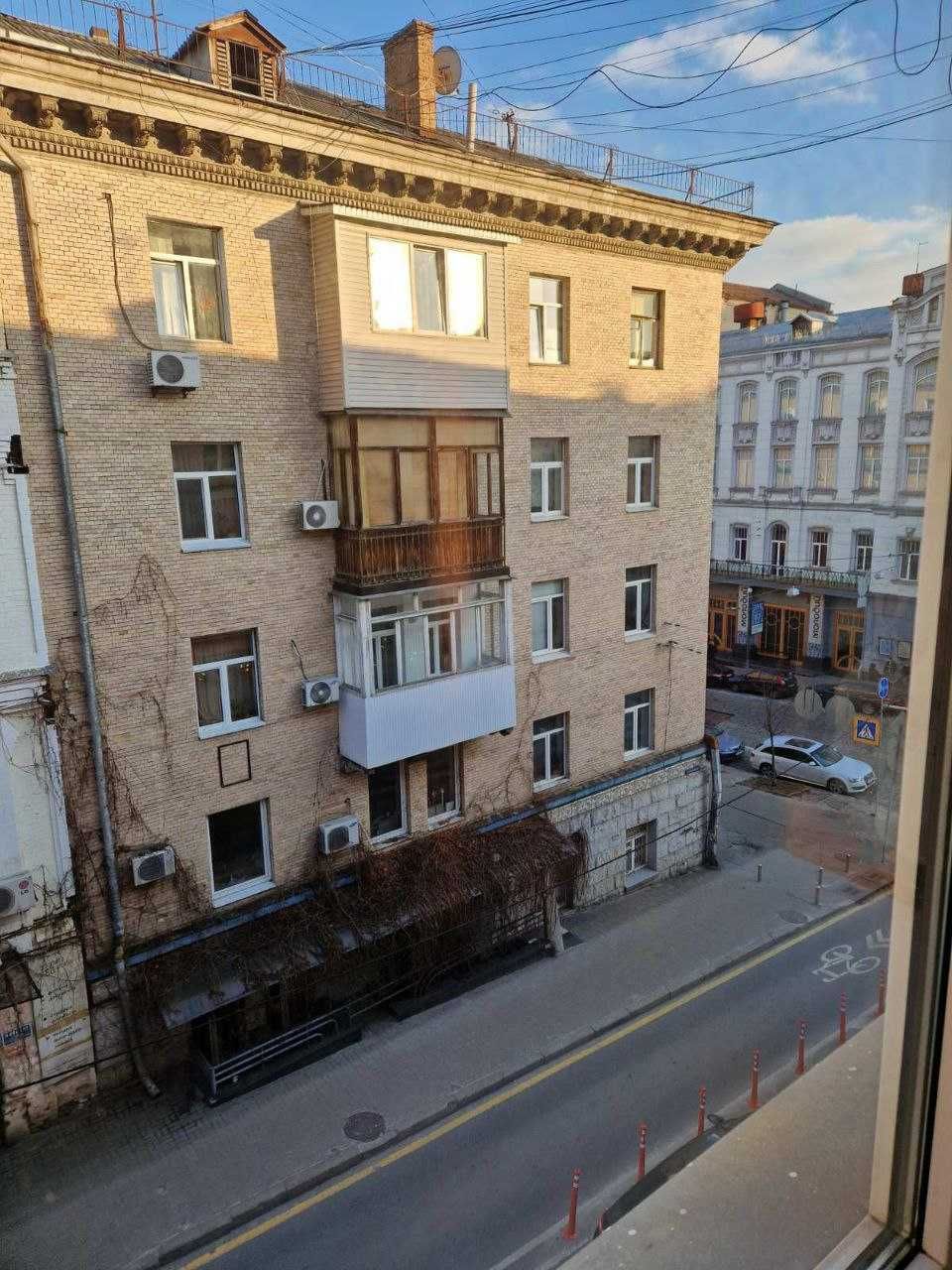 Продаж 2к квартири, вул Прорізна 18/1 метро Хрещатик, Театральна