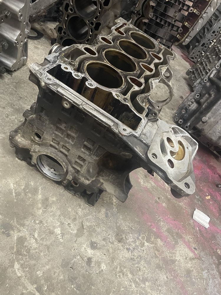 Блок двигуна  bmw n42b20 e46 90 81 83 60 91 n46 розборка мотор колінва